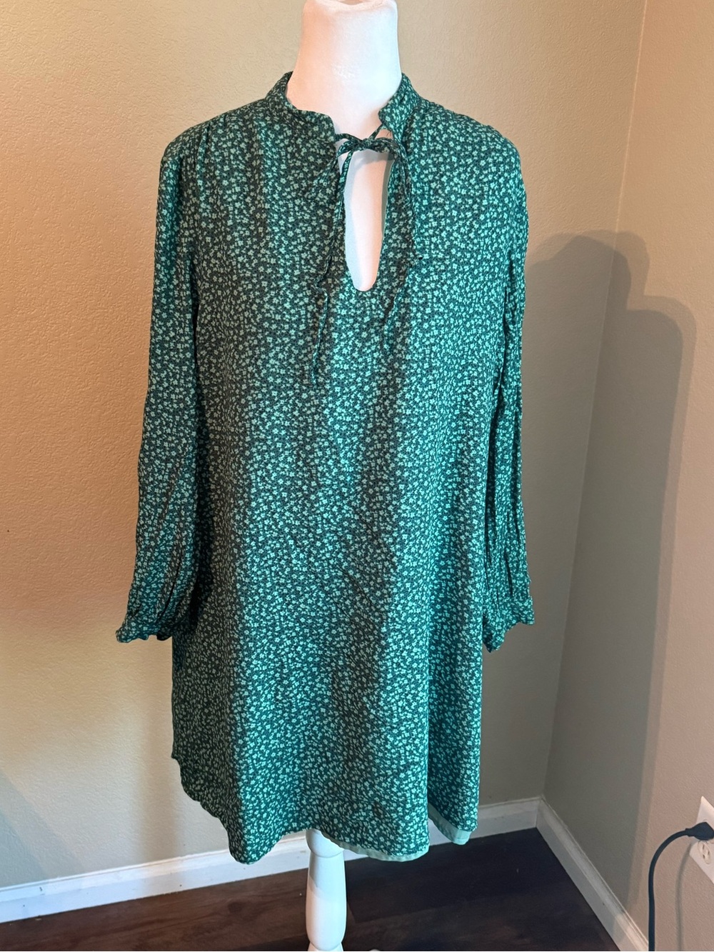 Frank & Oak Green Floral Keyhole Long-Sleeve Women's Dress